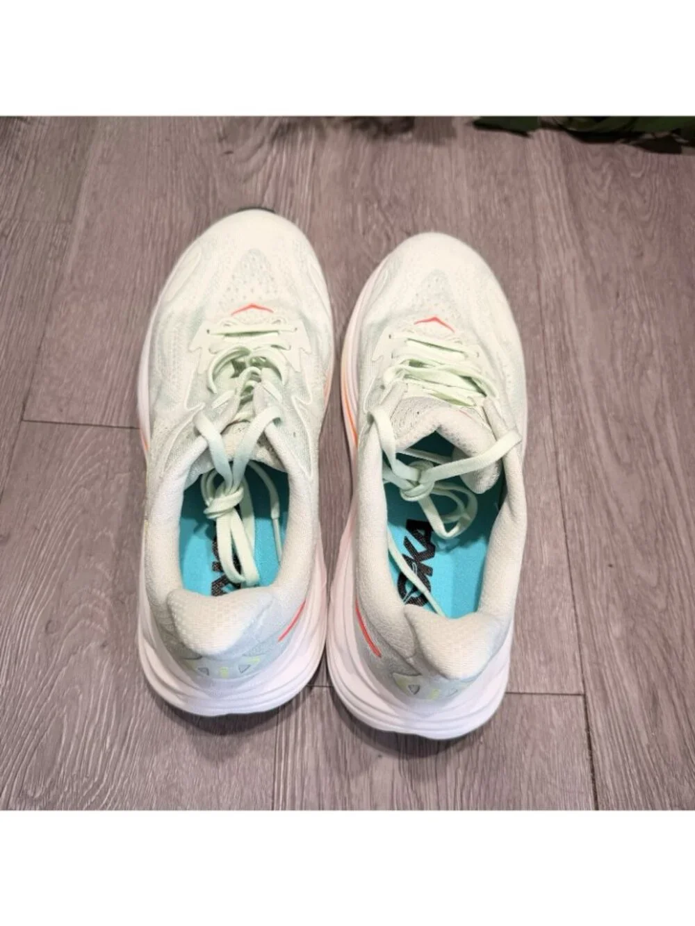 Hoka One One Clifton 10 Womens Size 7 B Sea Glass Neon Running Shoes Sneakers